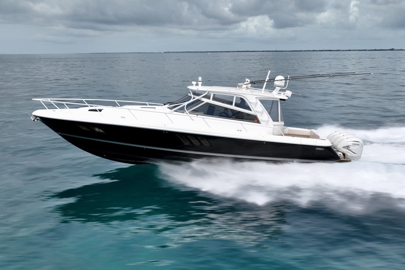 2019 Intrepid 475 Sport Yacht