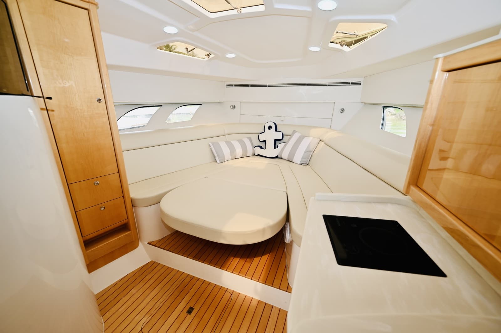 2019 Intrepid 475 Sport Yacht