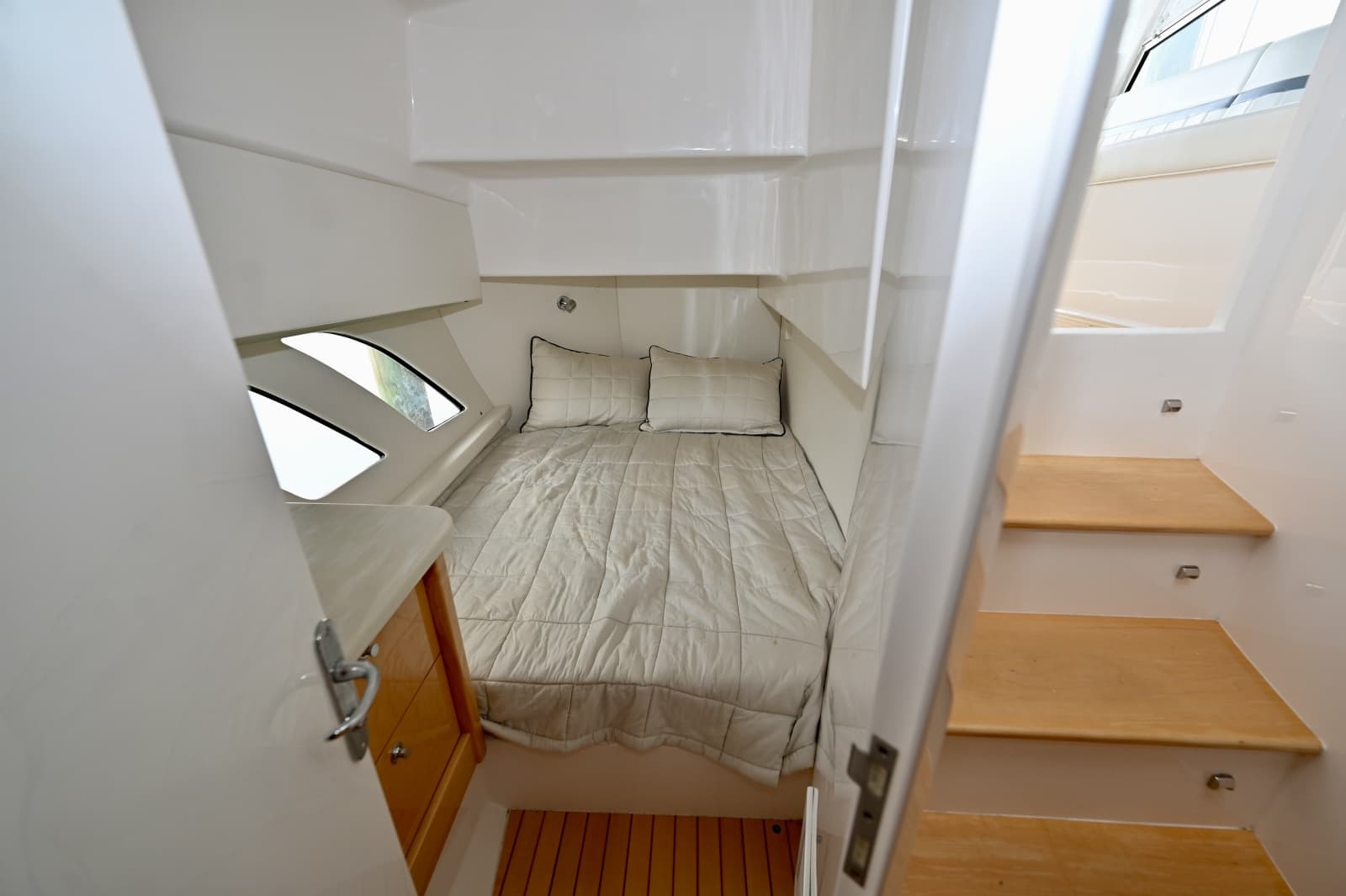 2019 Intrepid 475 Sport Yacht