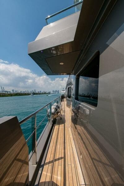 2004 Oceanfast 