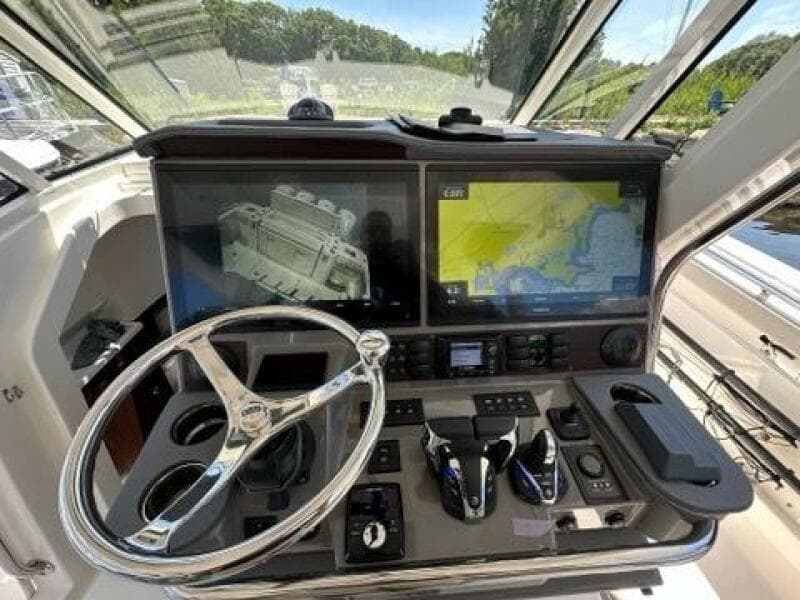 2021 Pursuit 428 Sport