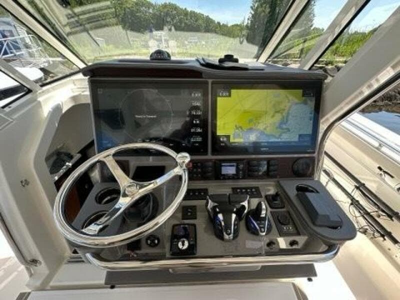 2021 Pursuit 428 Sport