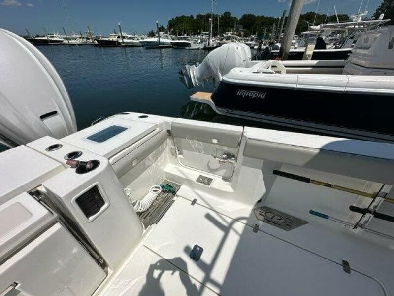 2021 Pursuit 428 Sport