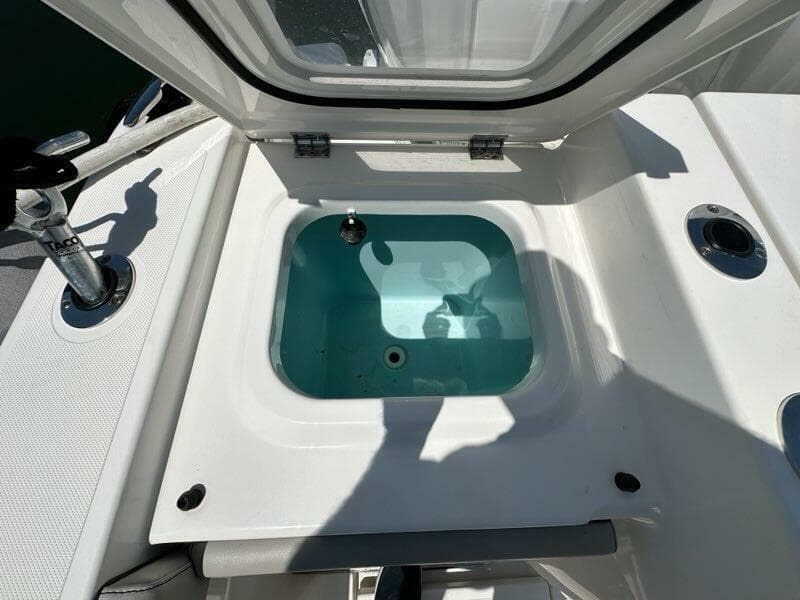 2021 Pursuit 428 Sport