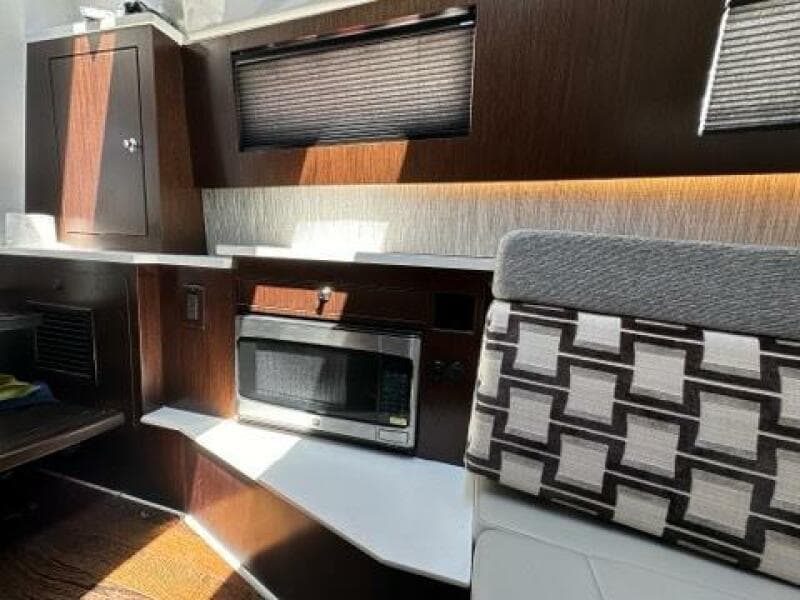 2021 Pursuit 428 Sport