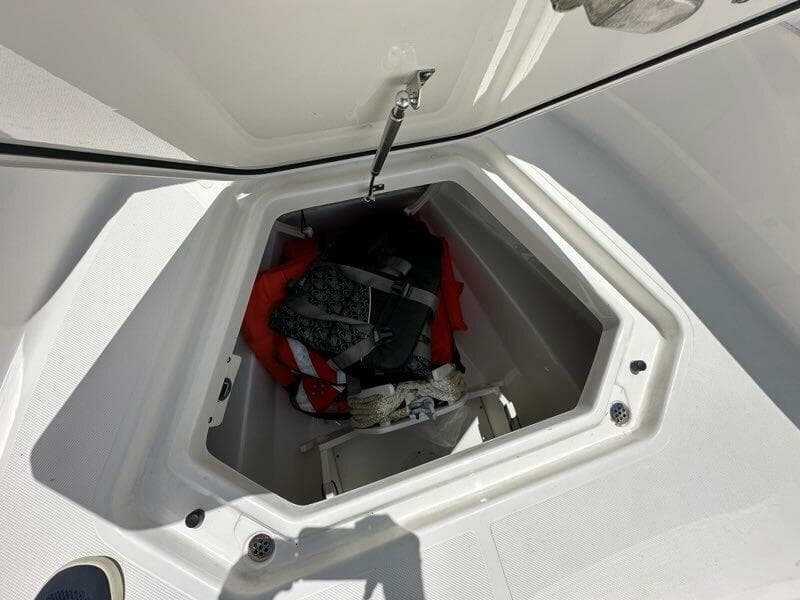 2021 Pursuit 428 Sport