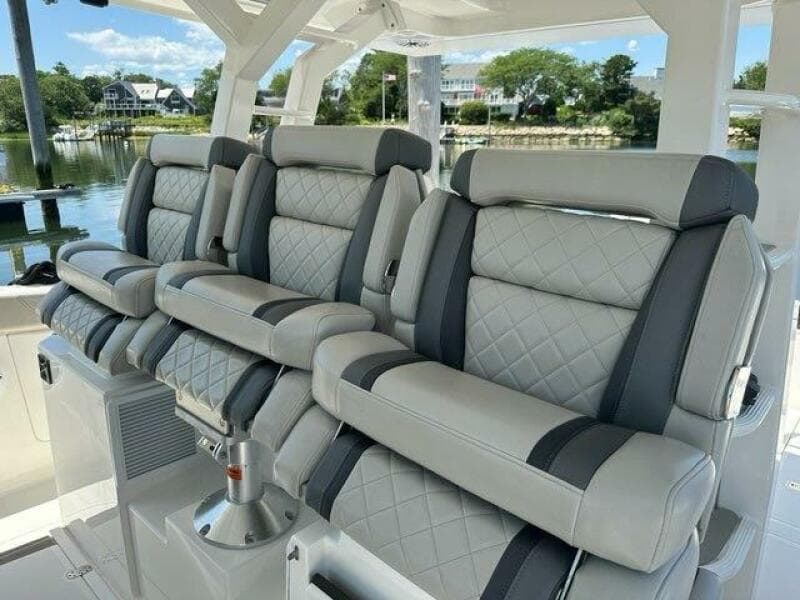 2021 Pursuit 428 Sport