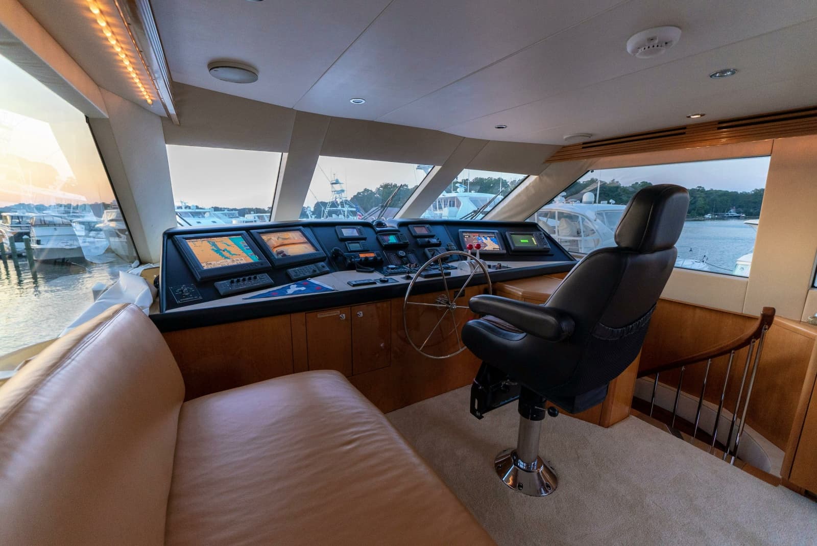 2003 Hatteras 