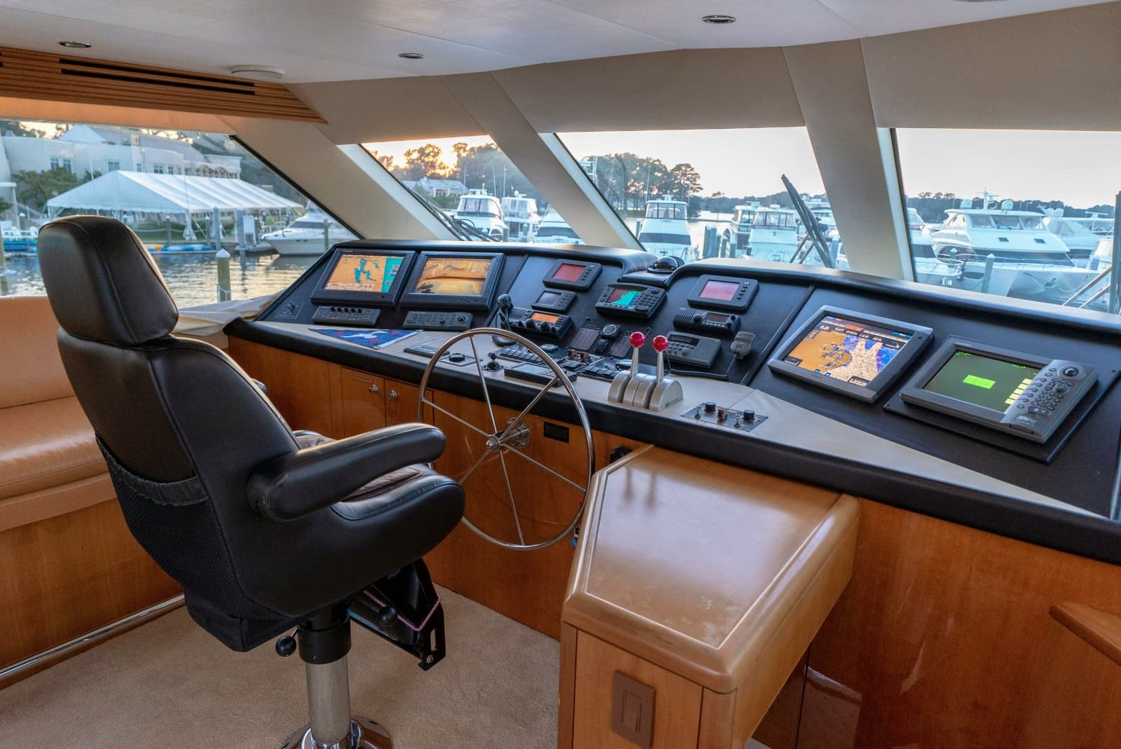 2003 Hatteras 