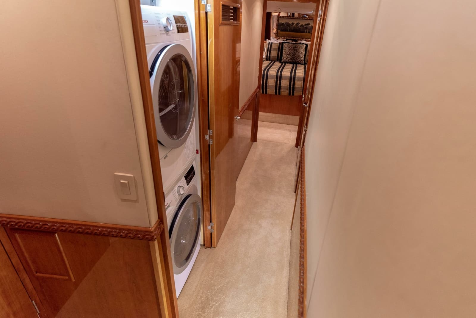 2003 Hatteras 