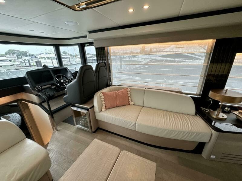 2023 Absolute 52 Navetta