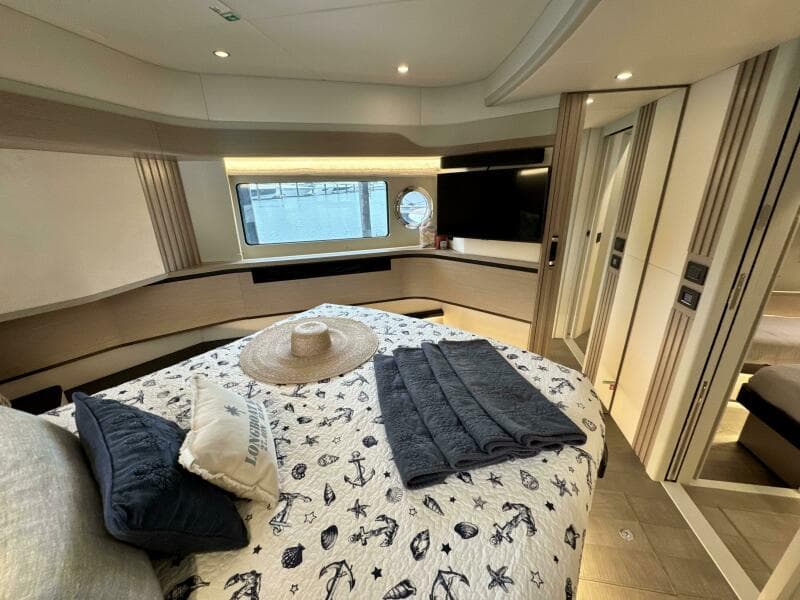 2023 Absolute 52 Navetta