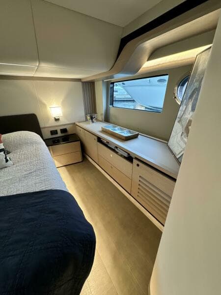 2023 Absolute 52 Navetta