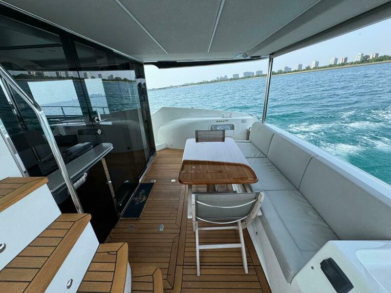 2023 Absolute 52 Navetta