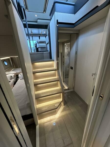2023 Absolute 52 Navetta