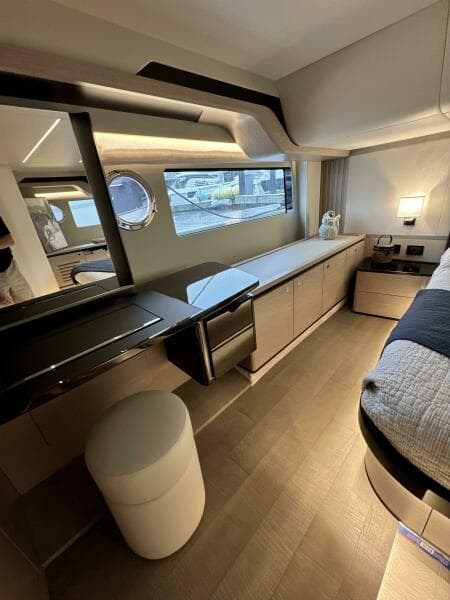 2023 Absolute 52 Navetta