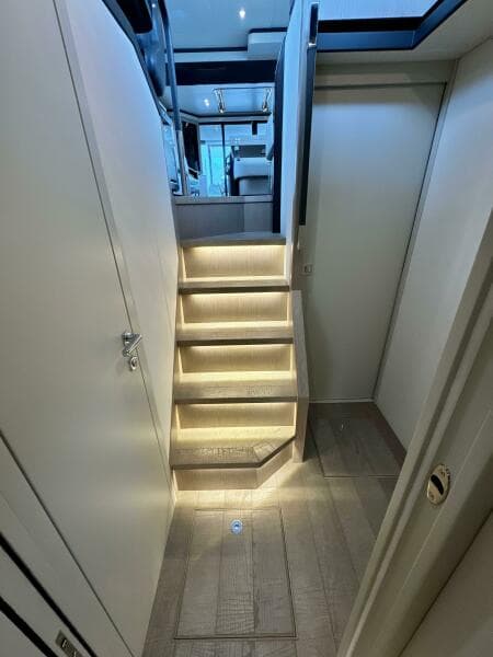 2023 Absolute 52 Navetta