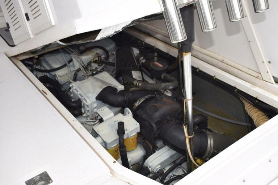 Engine Hatch Lift Starboard