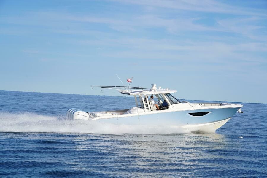 2022 Pursuit 428