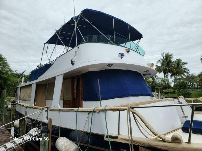 1987 Marine Trader Wide Body