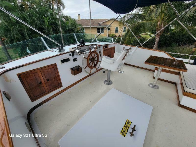 1987 Marine Trader Wide Body