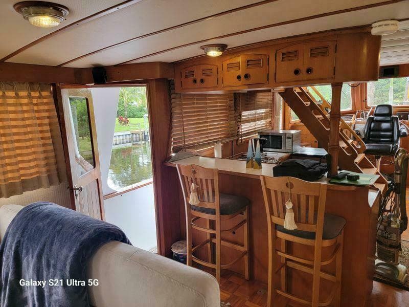 1987 Marine Trader Wide Body