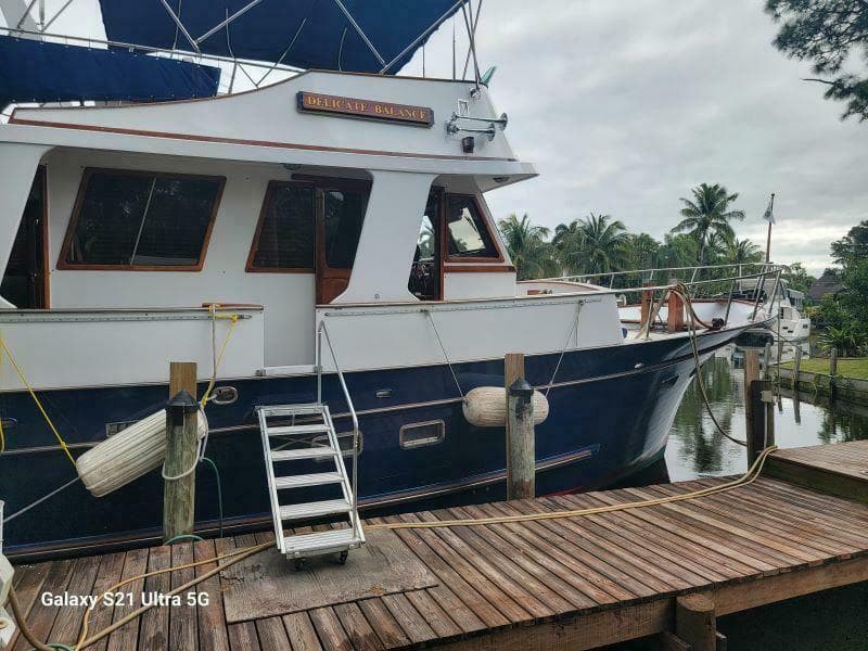 1987 Marine Trader Wide Body