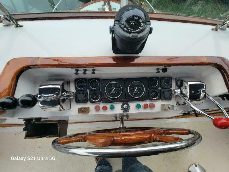 1987 Marine Trader Wide Body