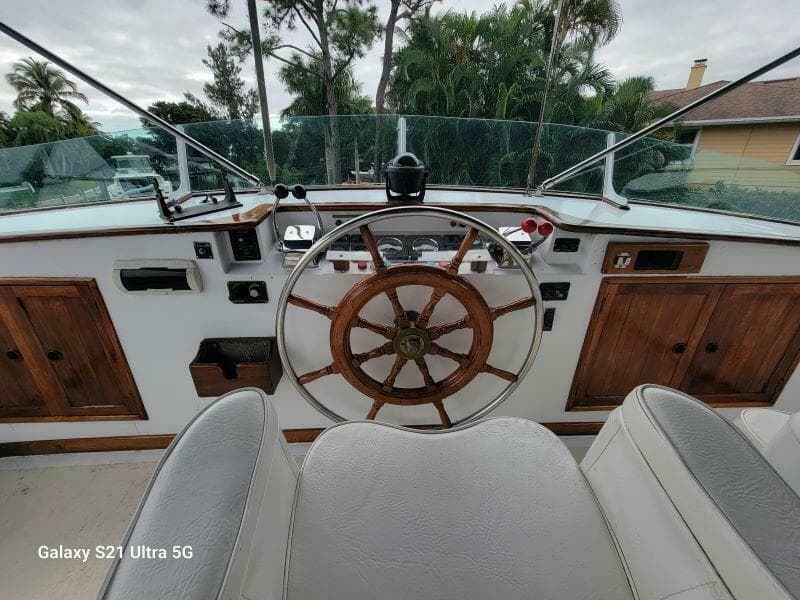 1987 Marine Trader Wide Body