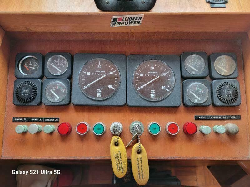 1987 Marine Trader Wide Body