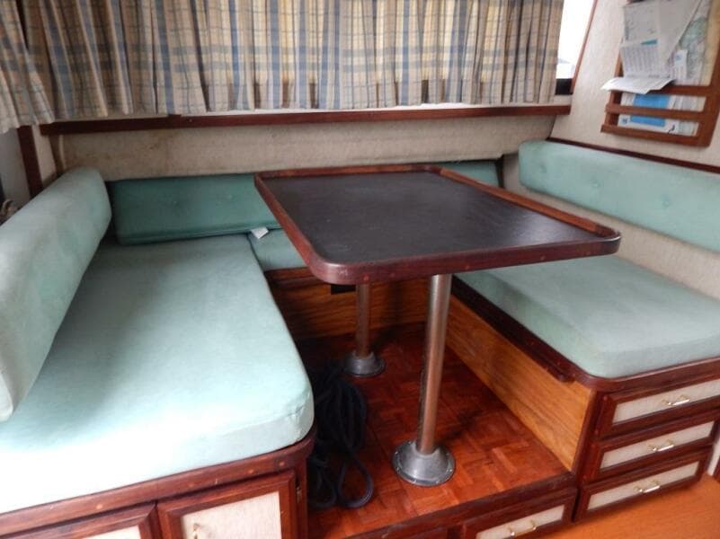 1983 Carver Mariner 2897