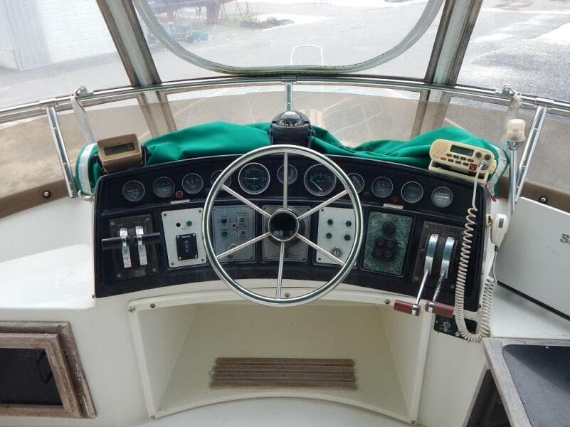 1983 Carver Mariner 2897