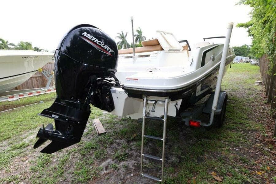 2019 Bayliner VR5 Bowrider OB