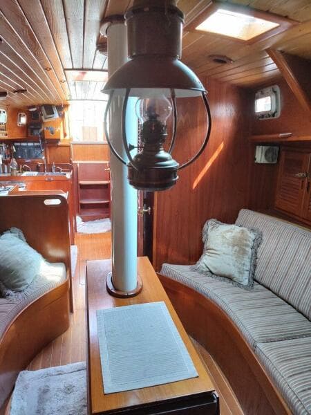 Salon Port Side