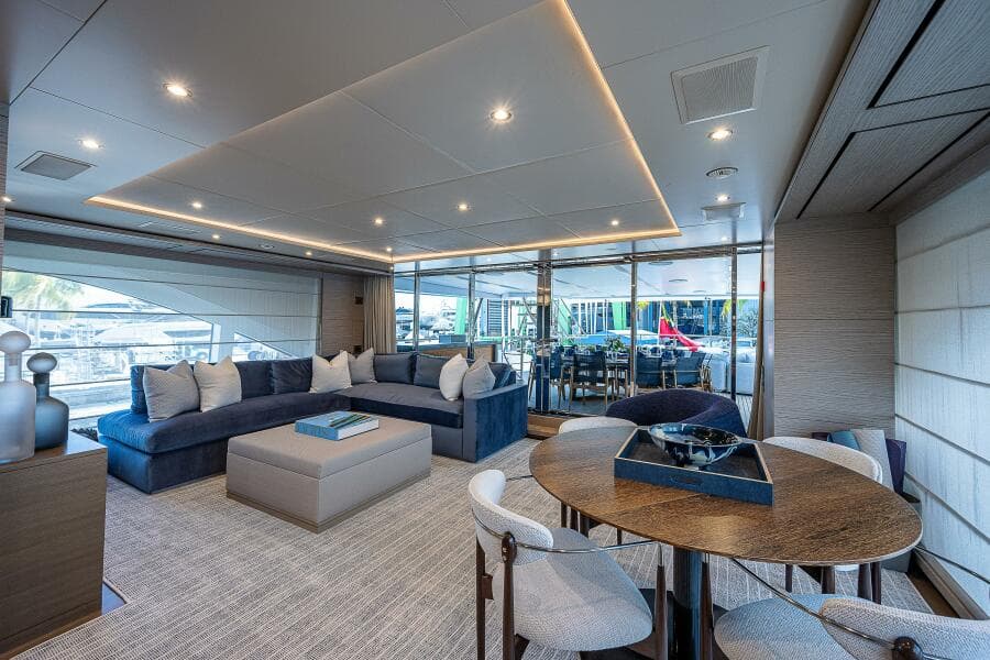 Benetti 132 - Cofina - Interior Salon
