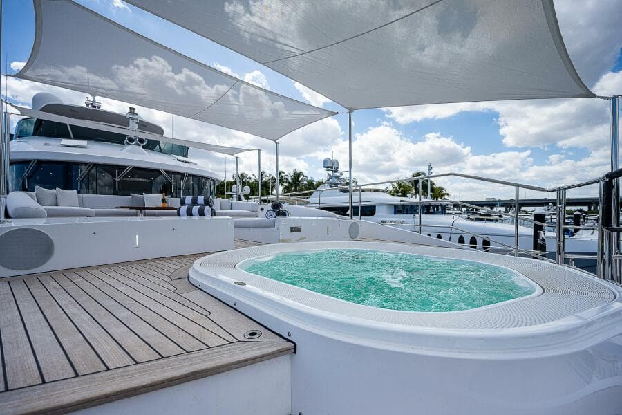 Benetti 132 - Cofina - Exterior Bridge Deck Jacuzzi