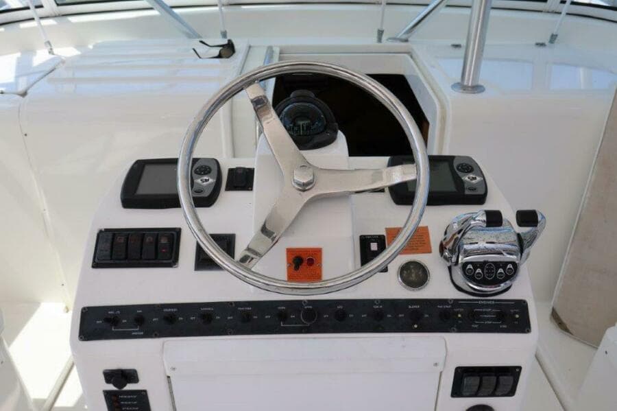 2007 Luhrs 32 Open