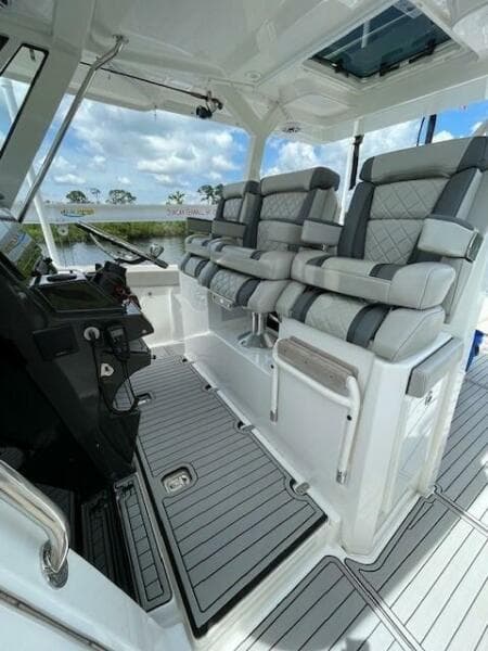 2023 Pursuit 378 Sport