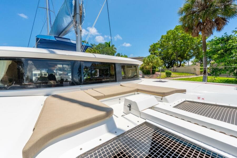 2021-lagoon-46-sail-9432408-20240729113123505-1_XLARGE.jpg