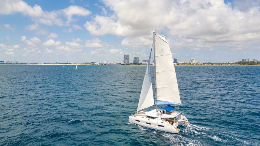 2021-lagoon-46-sail-9432408-20240729112828396-1_XLARGE.jpg