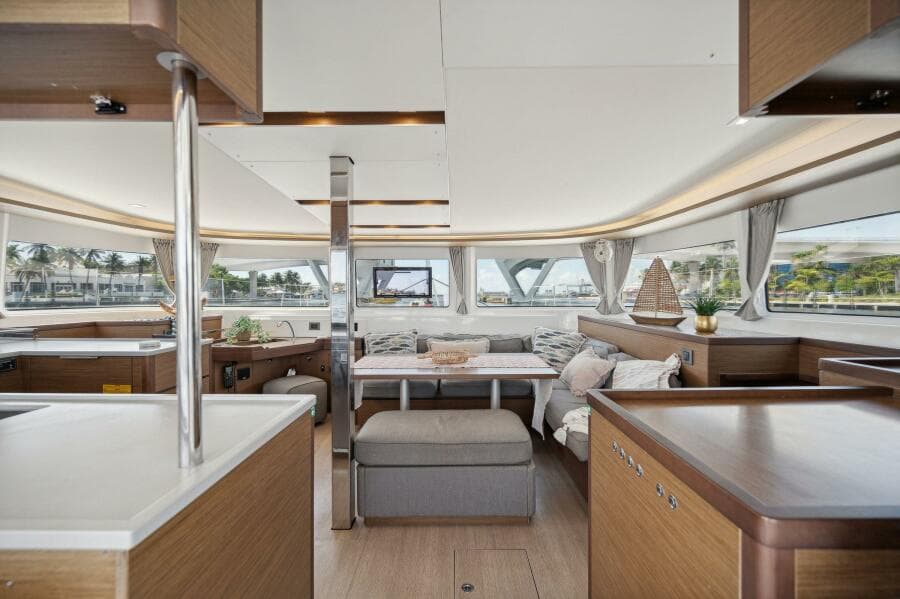 2021-lagoon-46-sail-9432408-20240729112917373-1_XLARGE.jpg