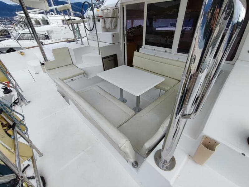 2014-lagoon-400-s2-sail-7245175-20240424055810109-1_XLARGE.jpg