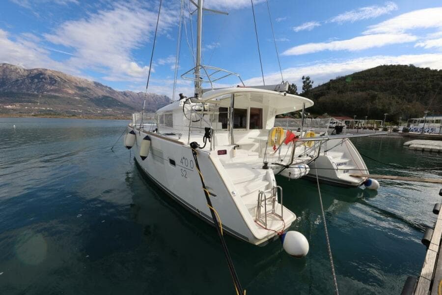 2014-lagoon-400-s2-sail-7245175-20240424055918428-1_XLARGE.jpg