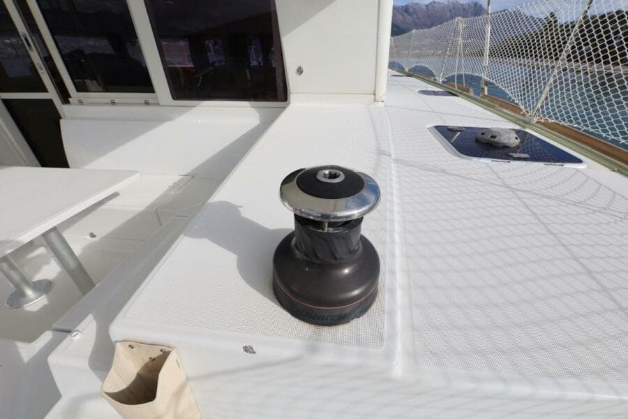 2014-lagoon-400-s2-sail-7245175-20240424055922345-1_XLARGE.jpg