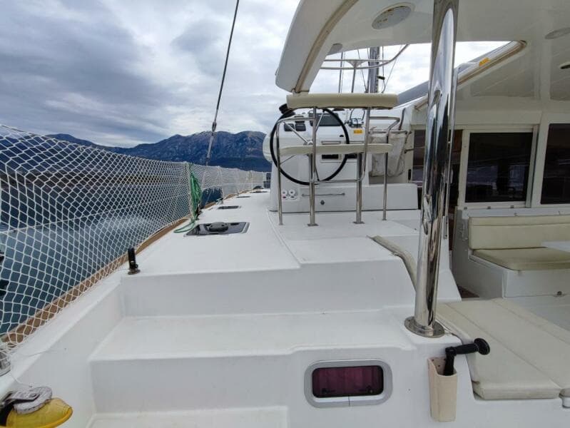 2014-lagoon-400-s2-sail-7245175-20240424060016716-1_XLARGE.jpg