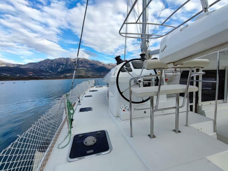 2014-lagoon-400-s2-sail-7245175-20240424055908265-1_XLARGE.jpg