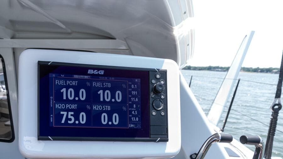 2022-custom-current-marine-46-sail-9431982-20240628080225729-1_XLARGE.jpg