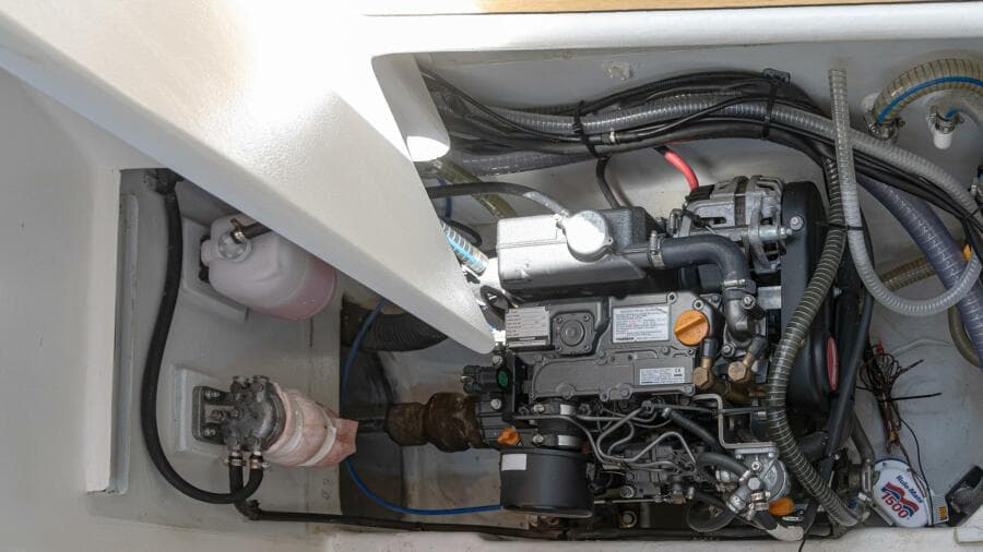 2022-custom-current-marine-46-sail-9431982-20240628080147859-1_XLARGE.jpg