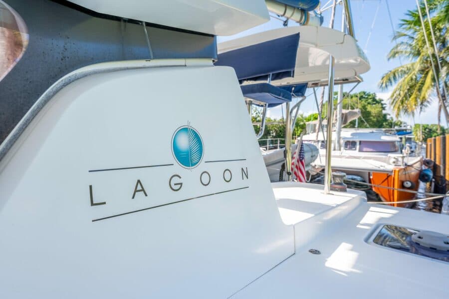 2017-lagoon-42-sail-9266525-20240729134437000-1_XLARGE.jpg
