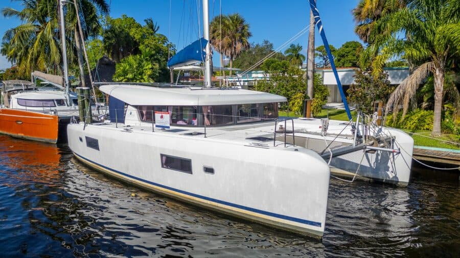 2017-lagoon-42-sail-9266525-20240729134410193-1_XLARGE.jpg